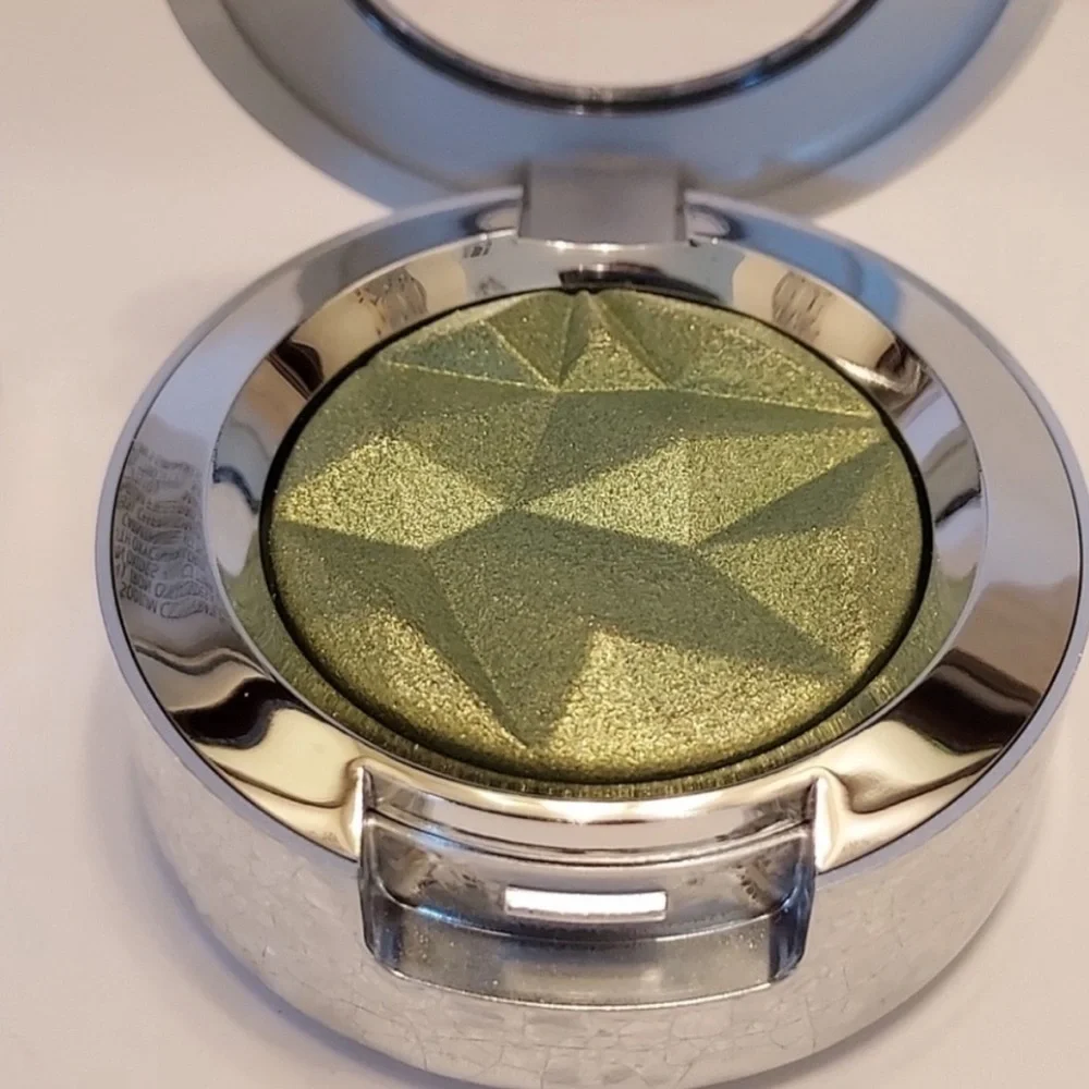 MAC Bizarre Blizzard Bash Jingle Tingle Eyeshadow Shimmer Holiday 2023